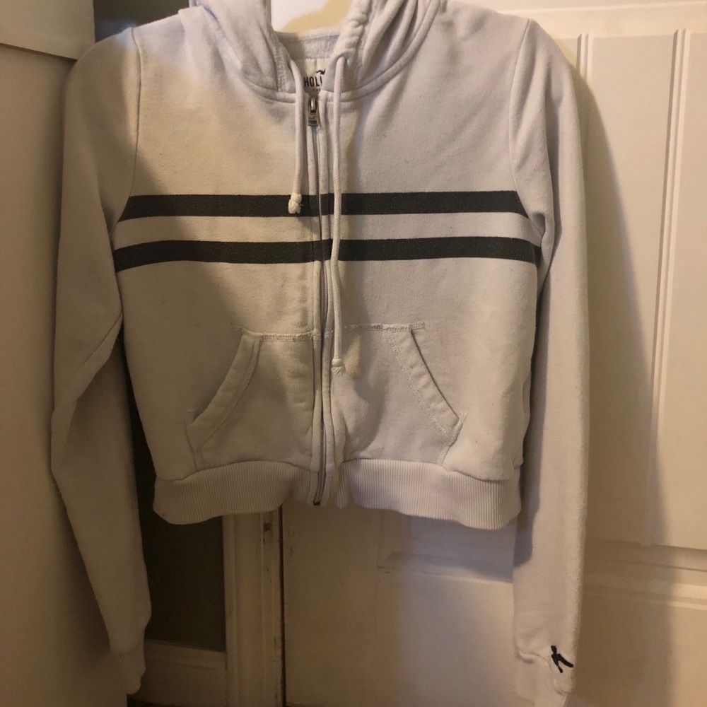 White and black cropped jacket